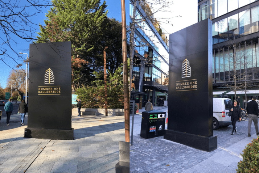 totem signage